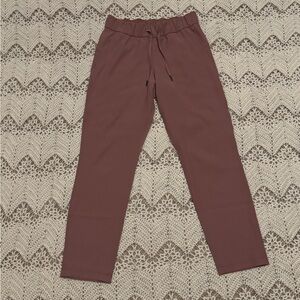 Lululemon On the Fly Pant Red Dust Casual Business Size 4 Front Ties Synched